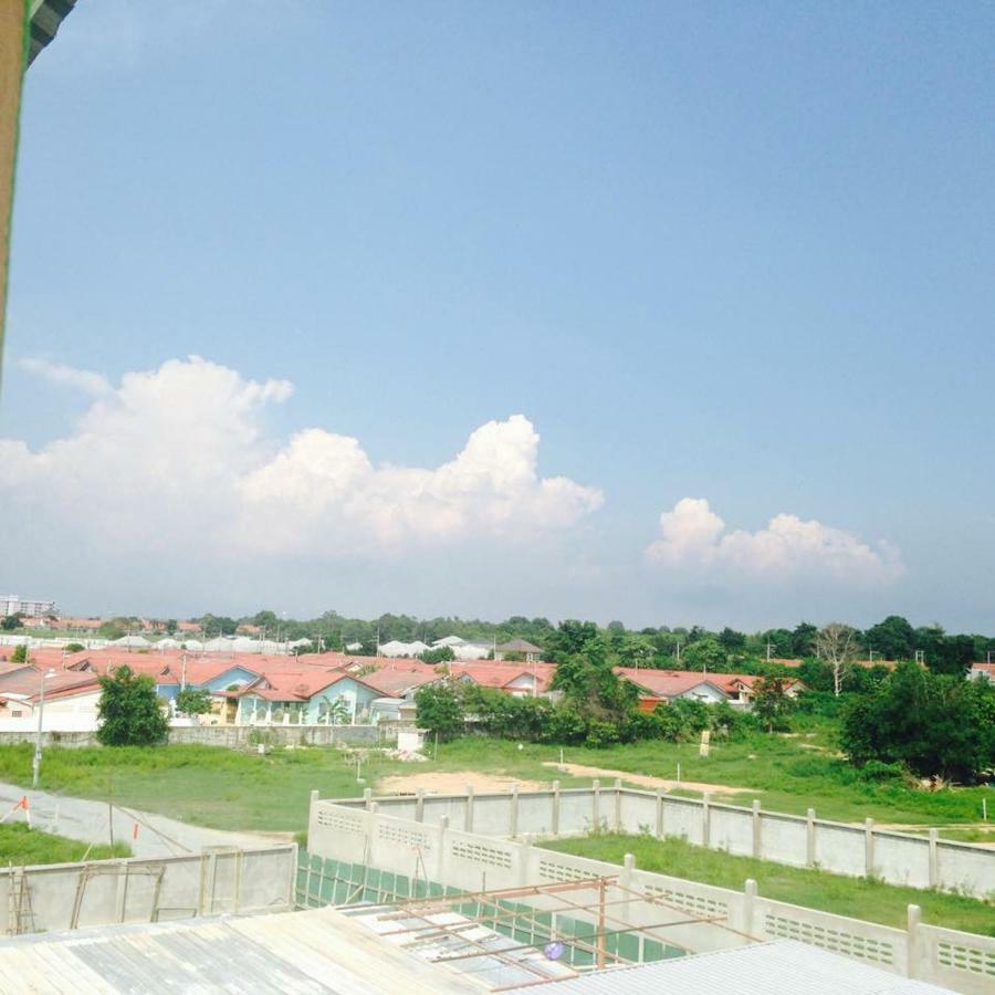 J&E Otel Nong Prue Dış mekan fotoğraf